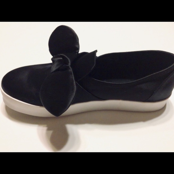Rebecca Minkoff Stacey Bow Sneakers Black - Picture 4 of 8